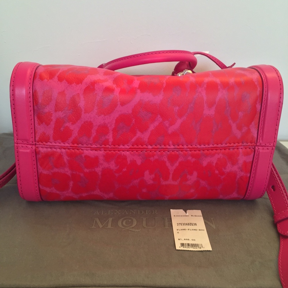 VHTF ALEXANDER MCQUEEN VINTAGE SMALL PADLOCK SATCHEL PINK RED LEATHER FLAME - Picture 4 of 8